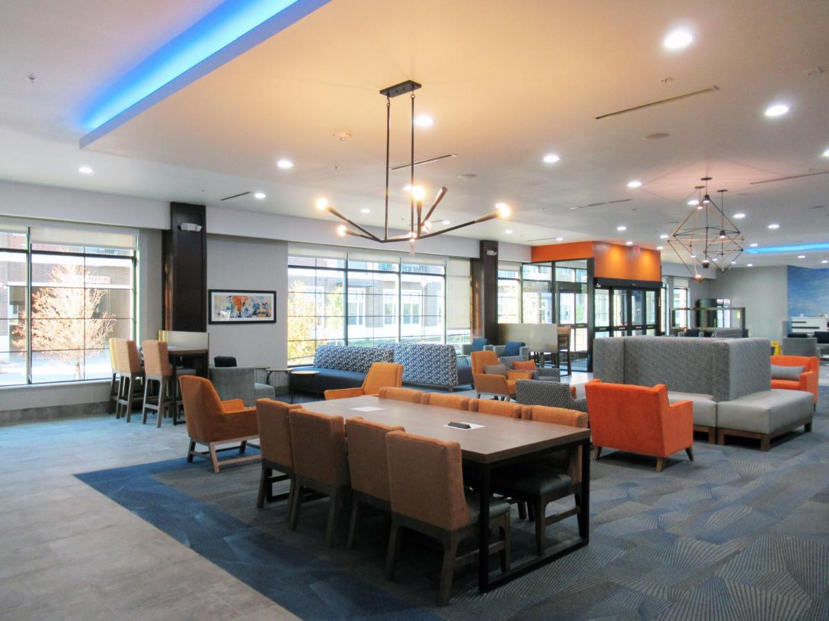 La Quinta Inn & Suites By Wyndham Dallas - Frisco Stadium Buitenkant foto