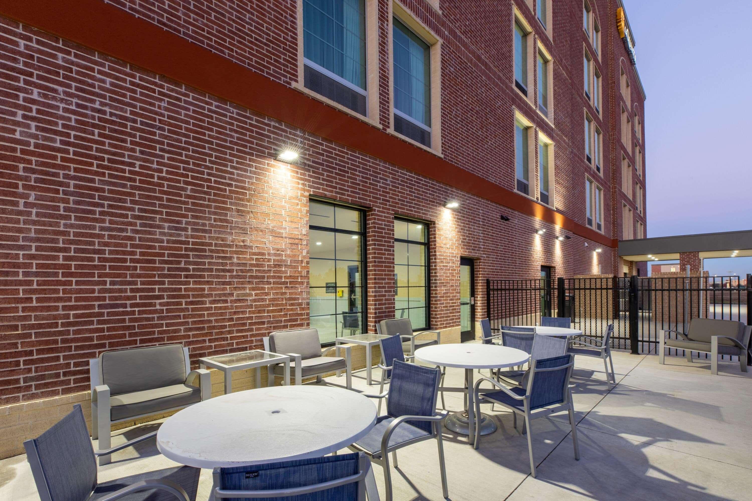 La Quinta Inn & Suites By Wyndham Dallas - Frisco Stadium Buitenkant foto